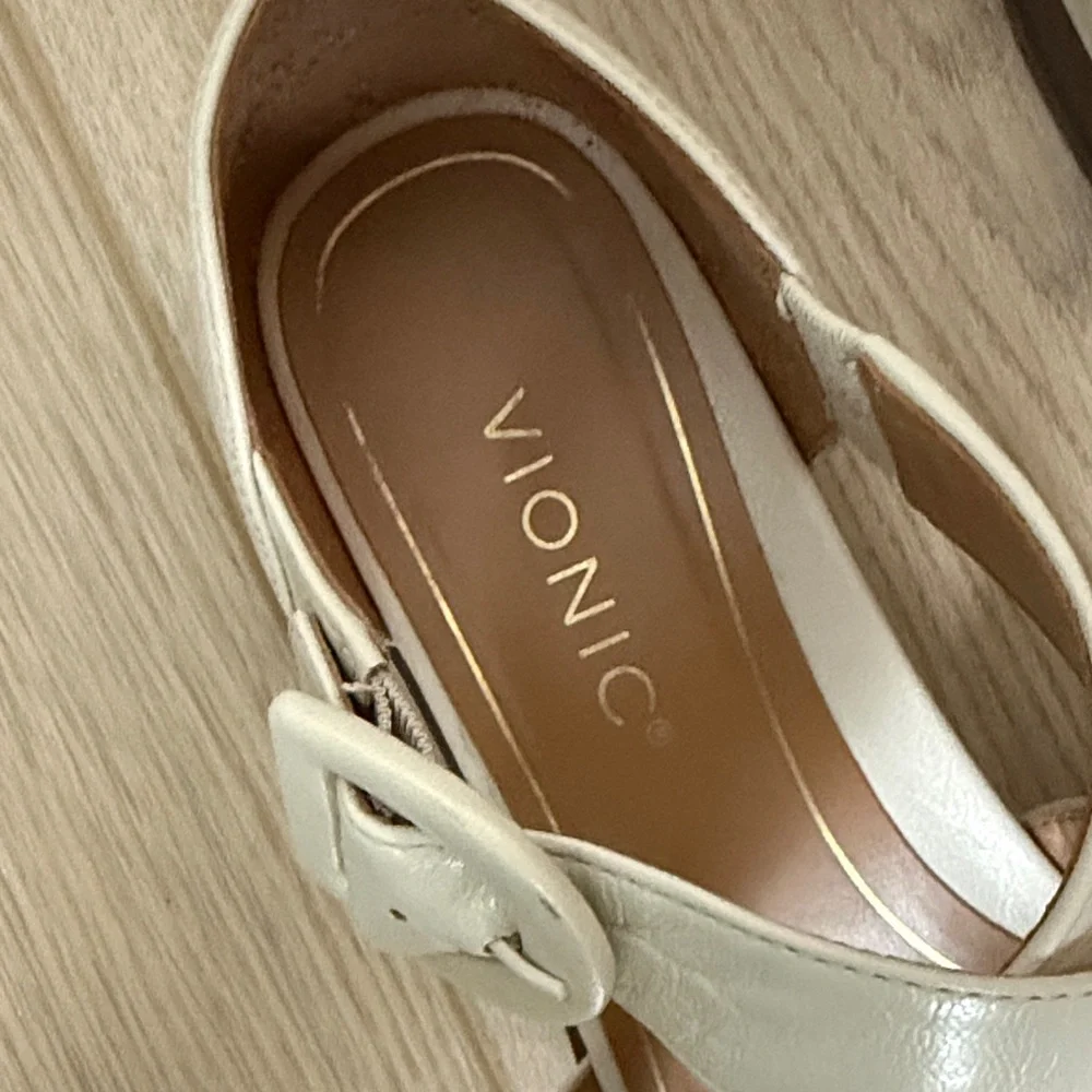 Vionic Pacifica Women's Leather Sandals, Cream Strappy Flats, Size 8 - Picture 5 of 12